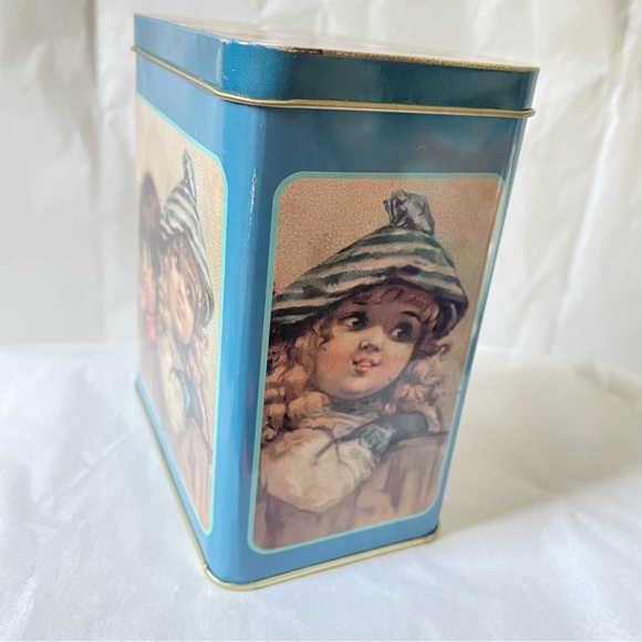90s Neilson's Crispy Crunch Advertising Tin box baby Metal box Antique vintage - Picture 9 of 16